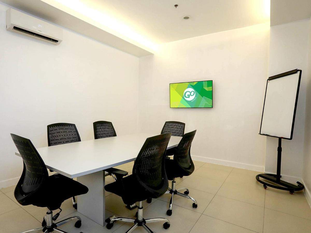 Go Hotels Timog Quezon City Dış mekan fotoğraf