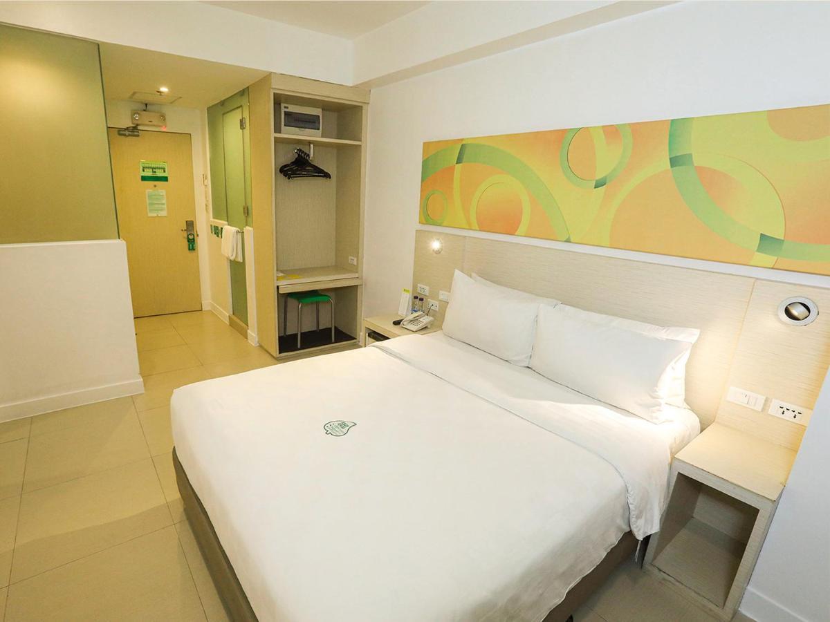 Go Hotels Timog Quezon City Dış mekan fotoğraf
