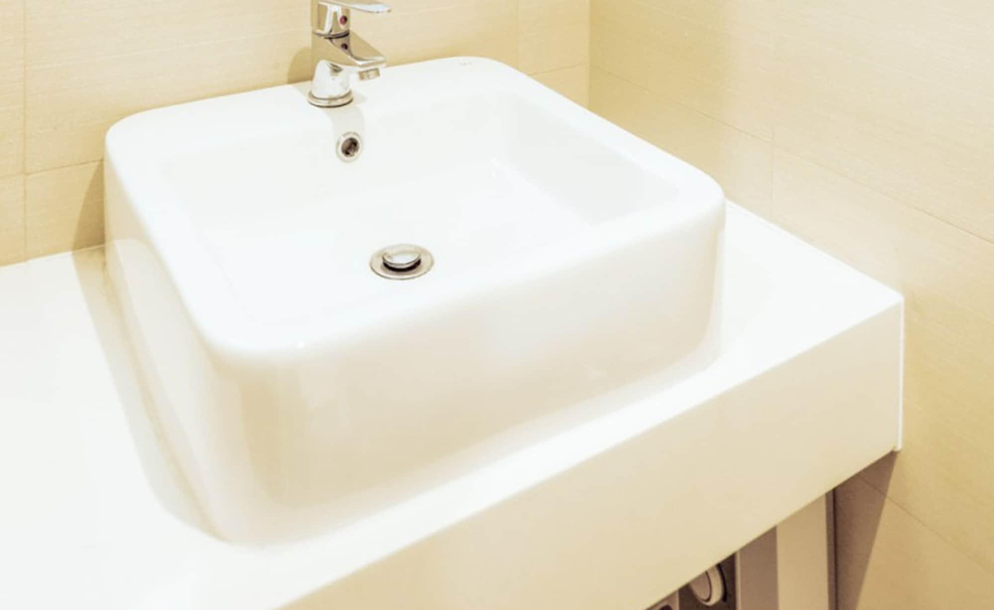 Go Hotels Timog Quezon City Dış mekan fotoğraf