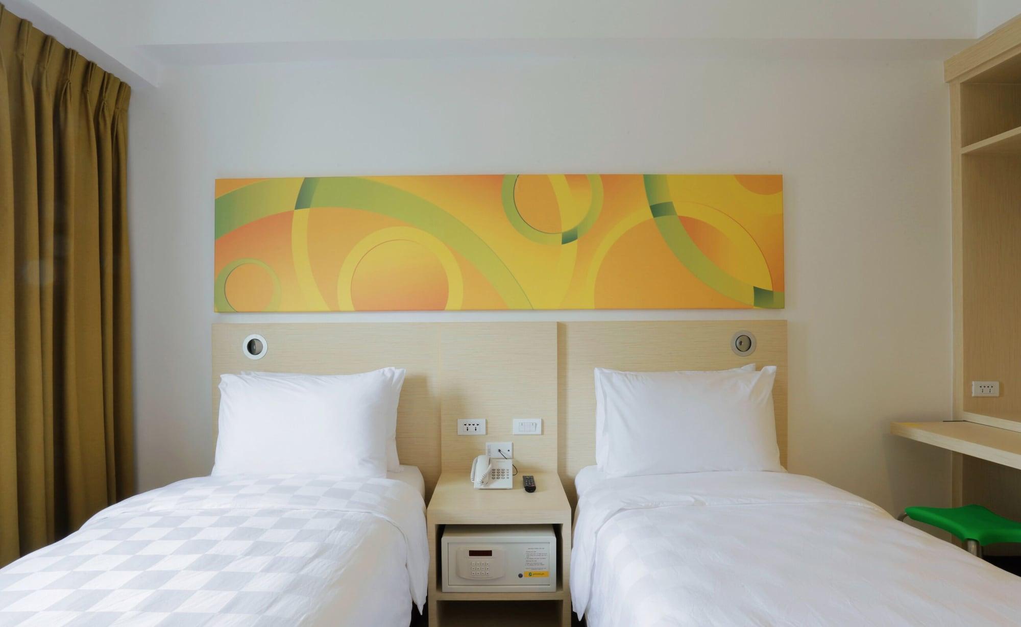 Go Hotels Timog Quezon City Dış mekan fotoğraf