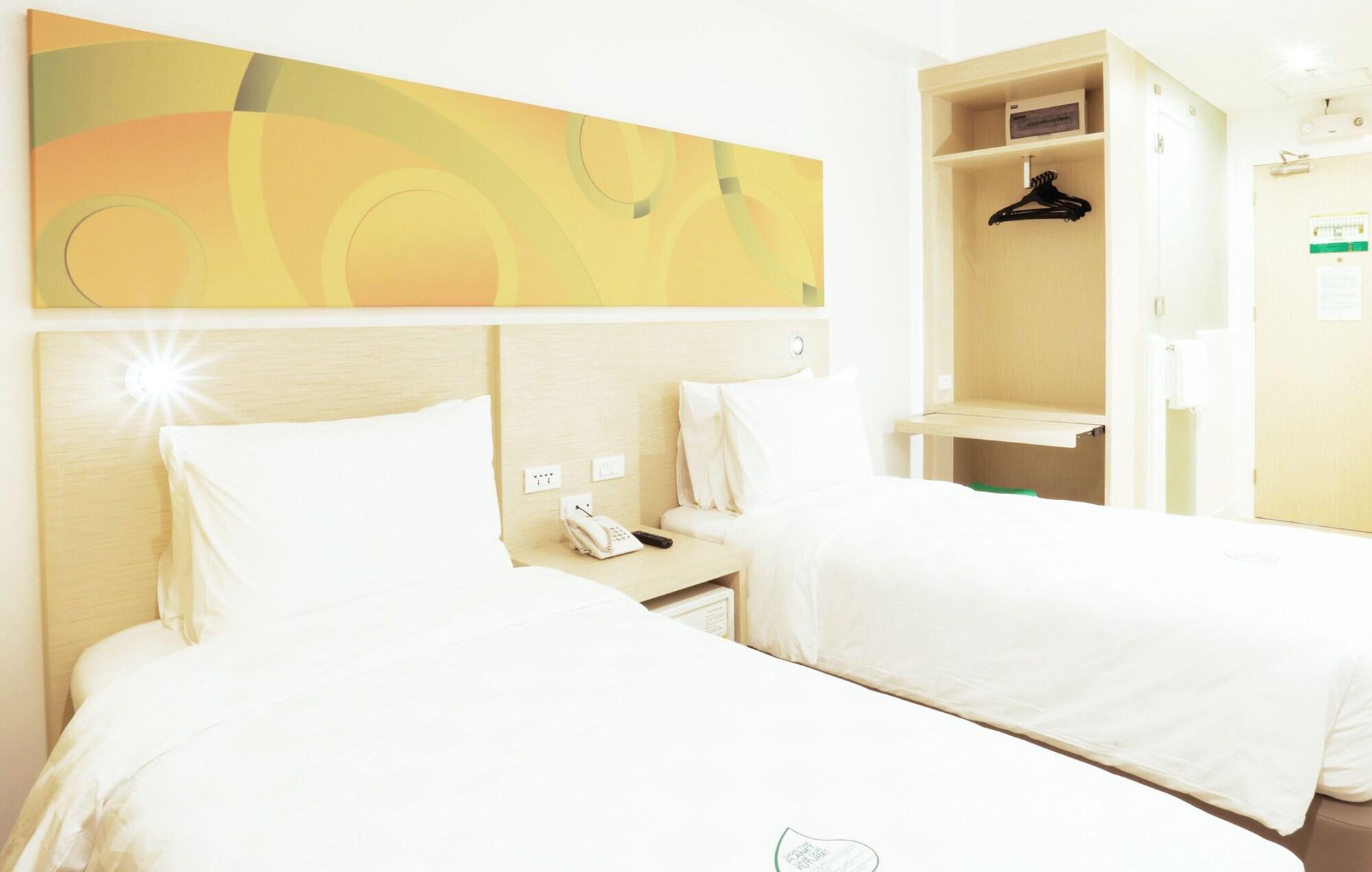 Go Hotels Timog Quezon City Dış mekan fotoğraf